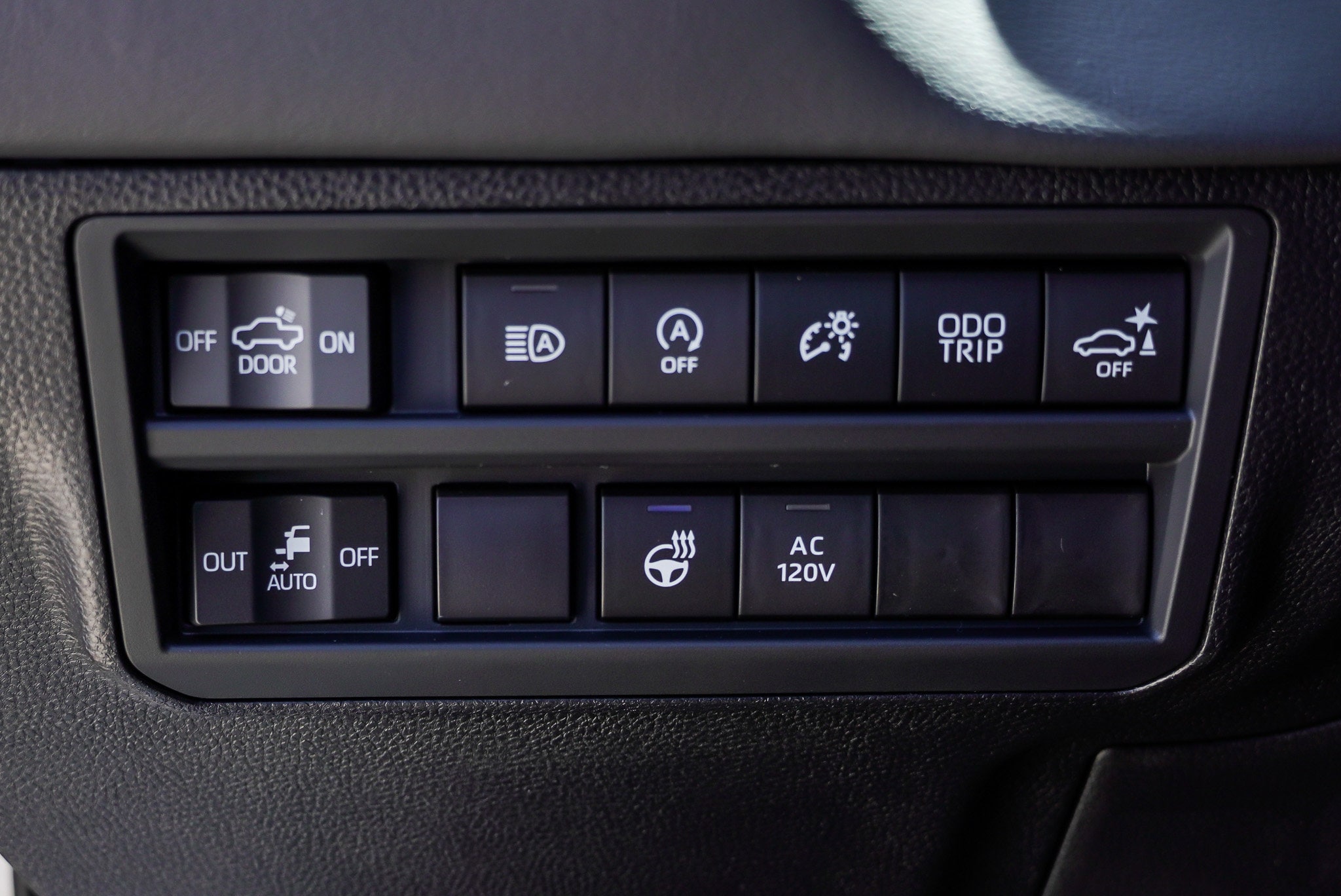 2026 Toyota Tundra Platinum - Photo 18