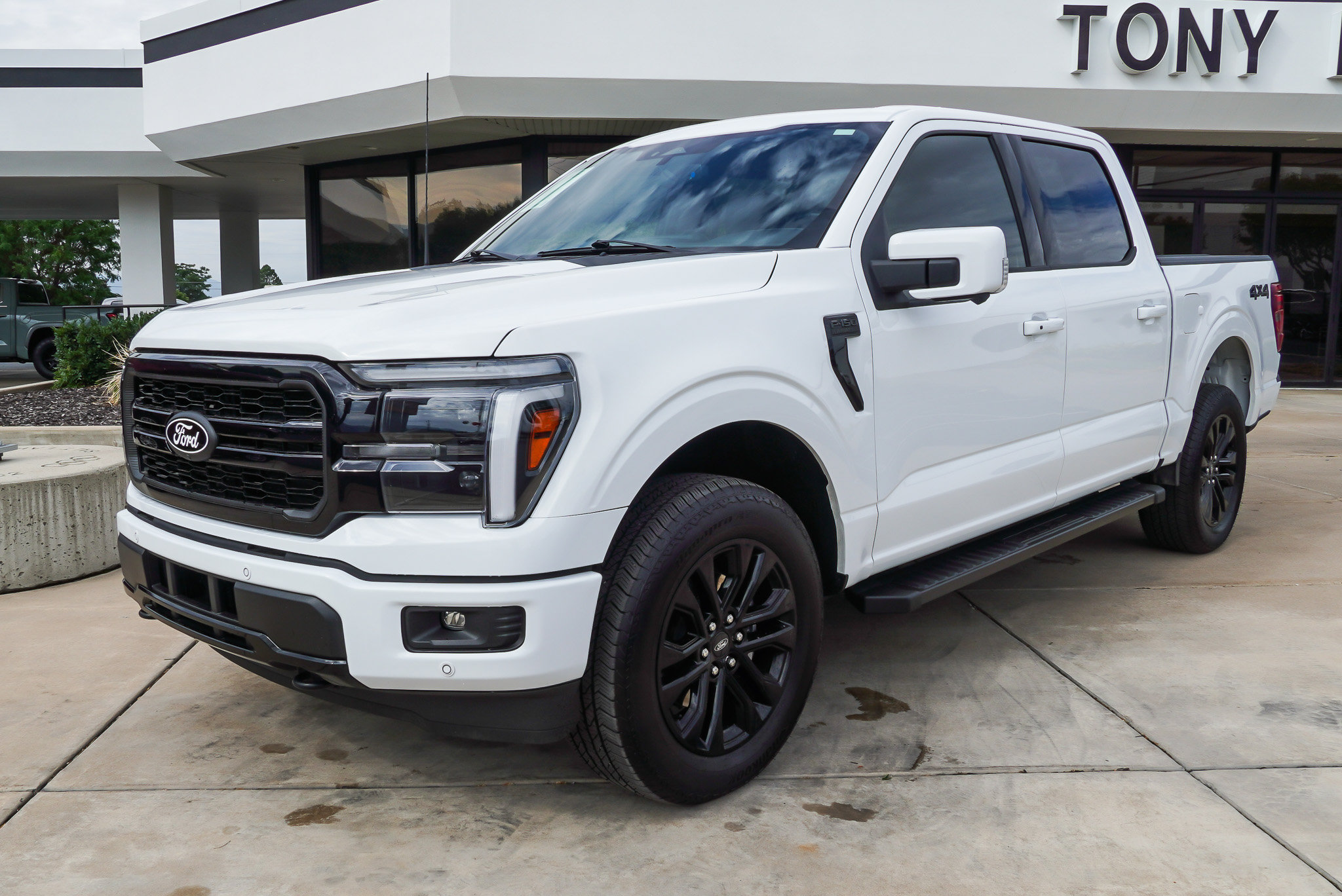 2025 Ford F-150 Lariat - Photo 4