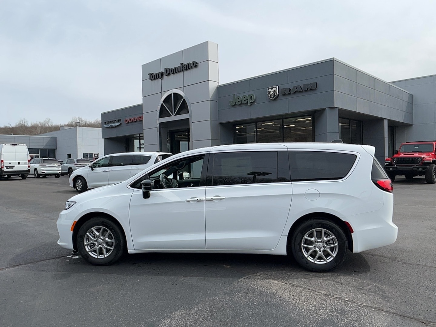 2026 Chrysler Pacifica Select