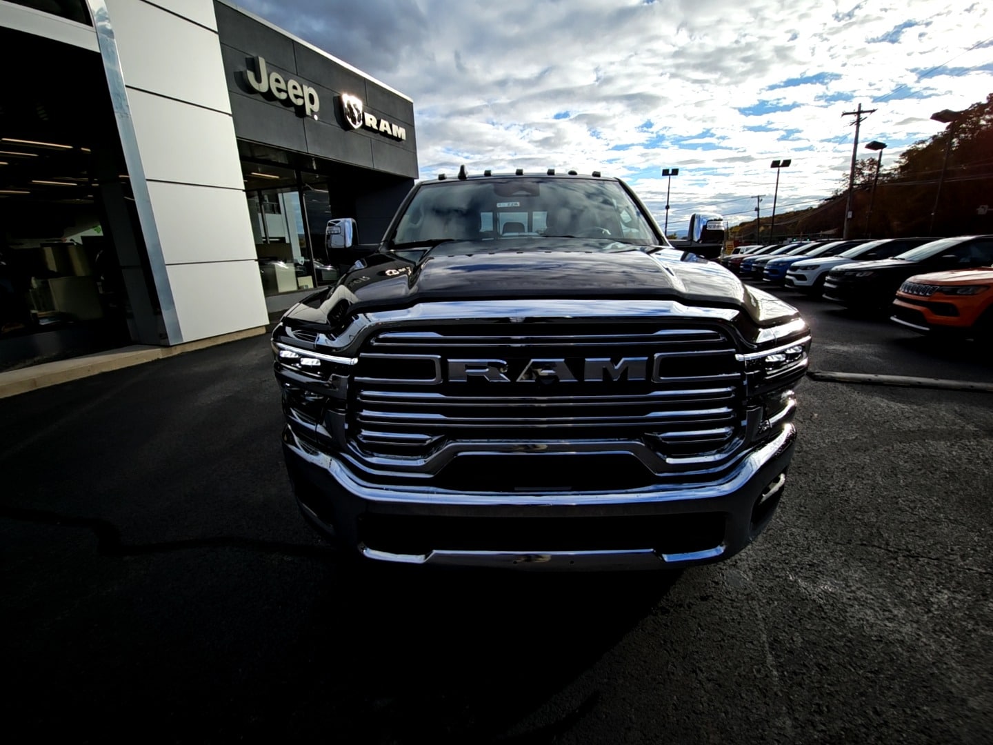 2025 RAM 2500 Laramie - Photo 3