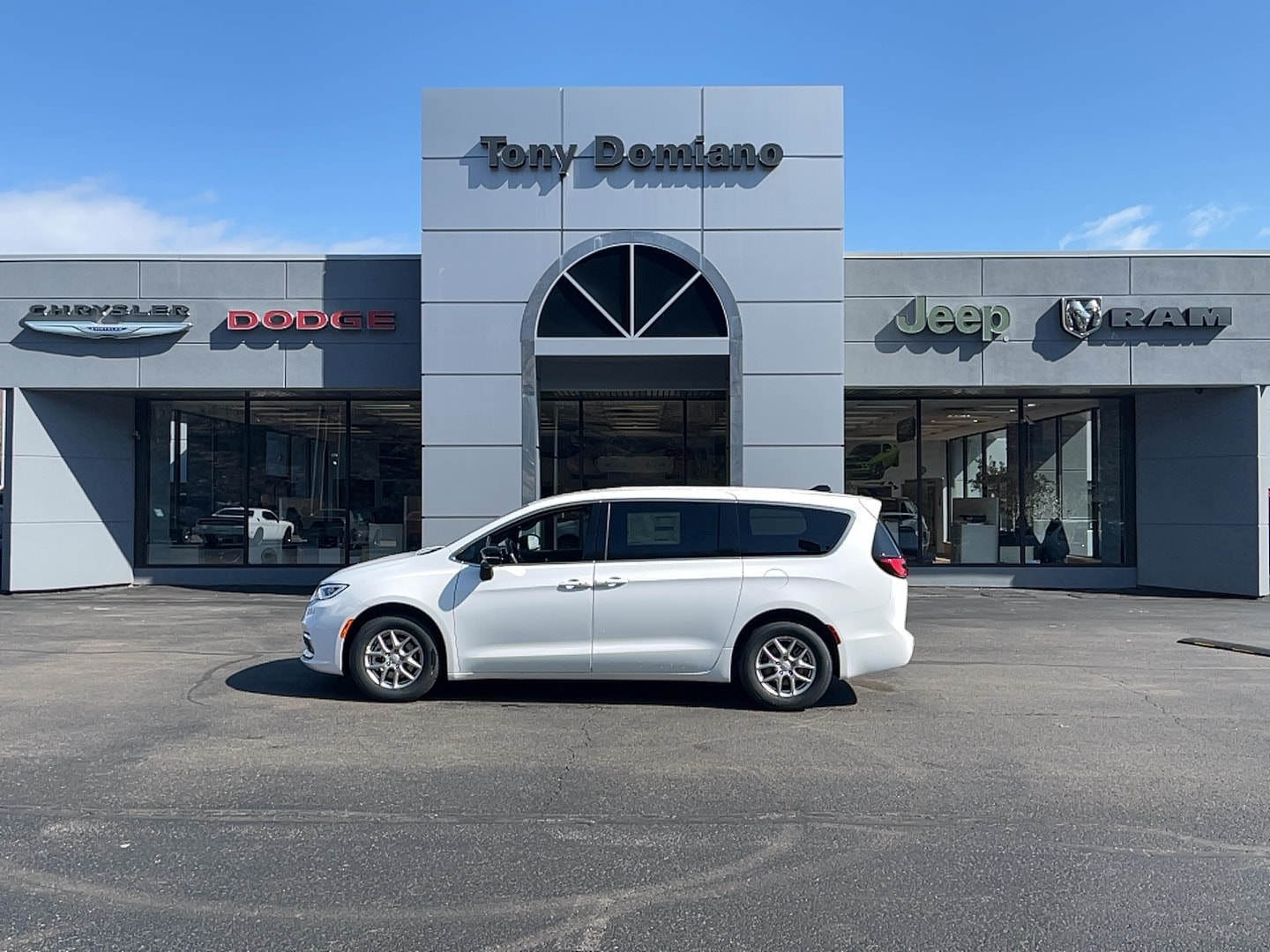 2026 Chrysler Pacifica Select