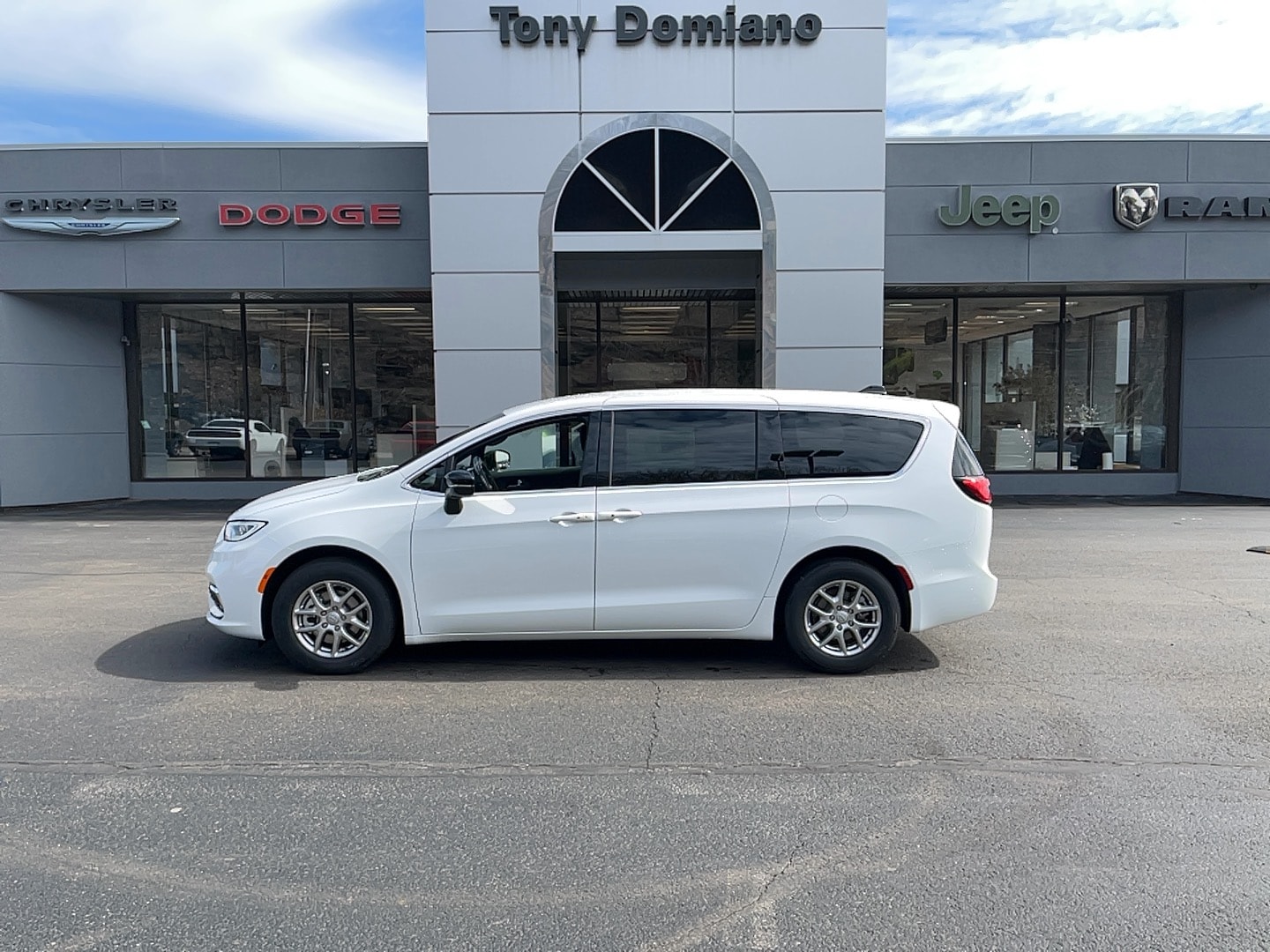 2026 Chrysler Pacifica Select