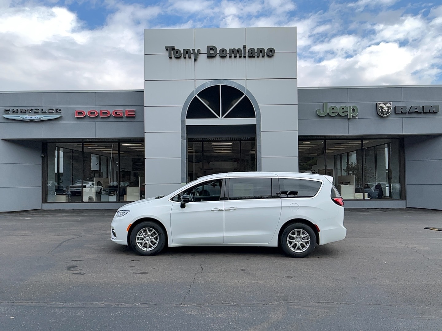 2026 Chrysler Pacifica Select