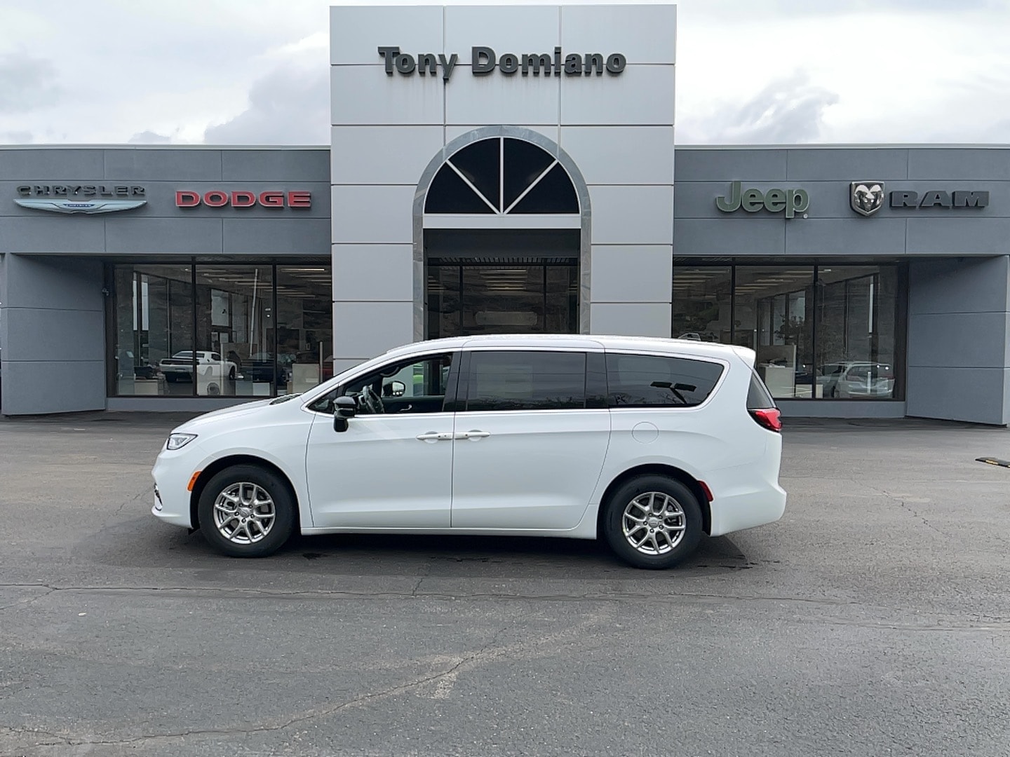 2026 Chrysler Pacifica Select