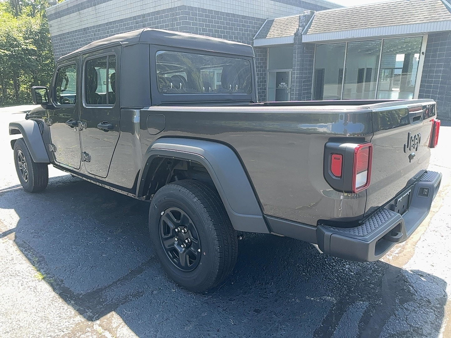 2023 Jeep Gladiator Sport - Photo 7