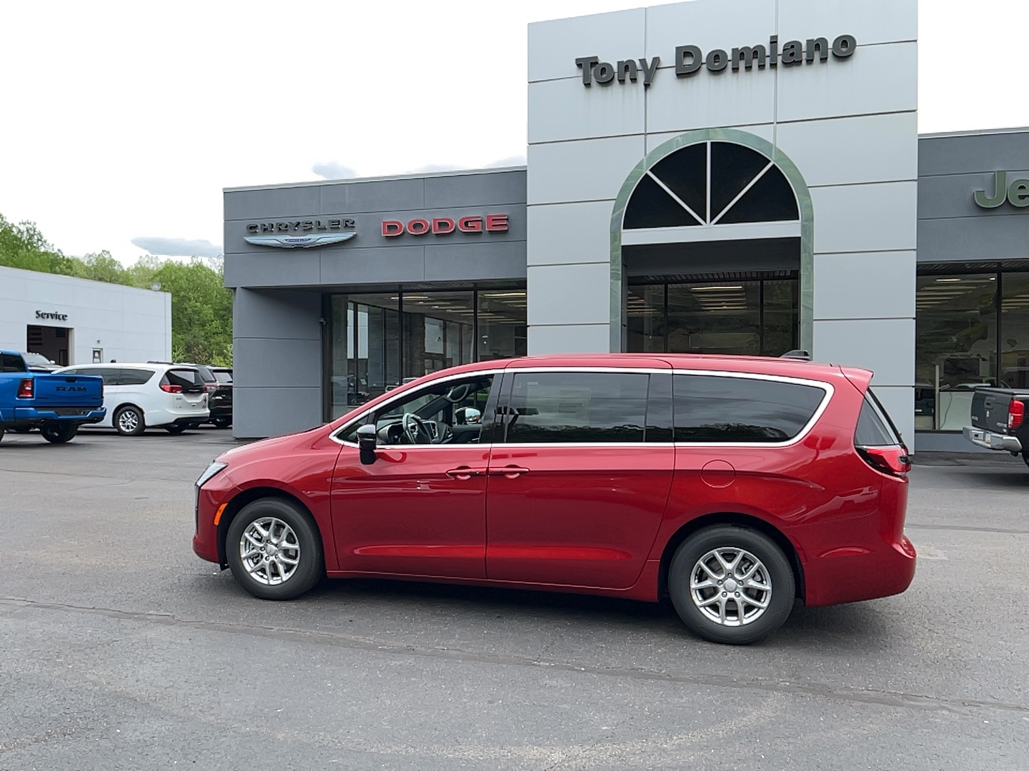 2027 Chrysler Pacifica Select Passenger Van