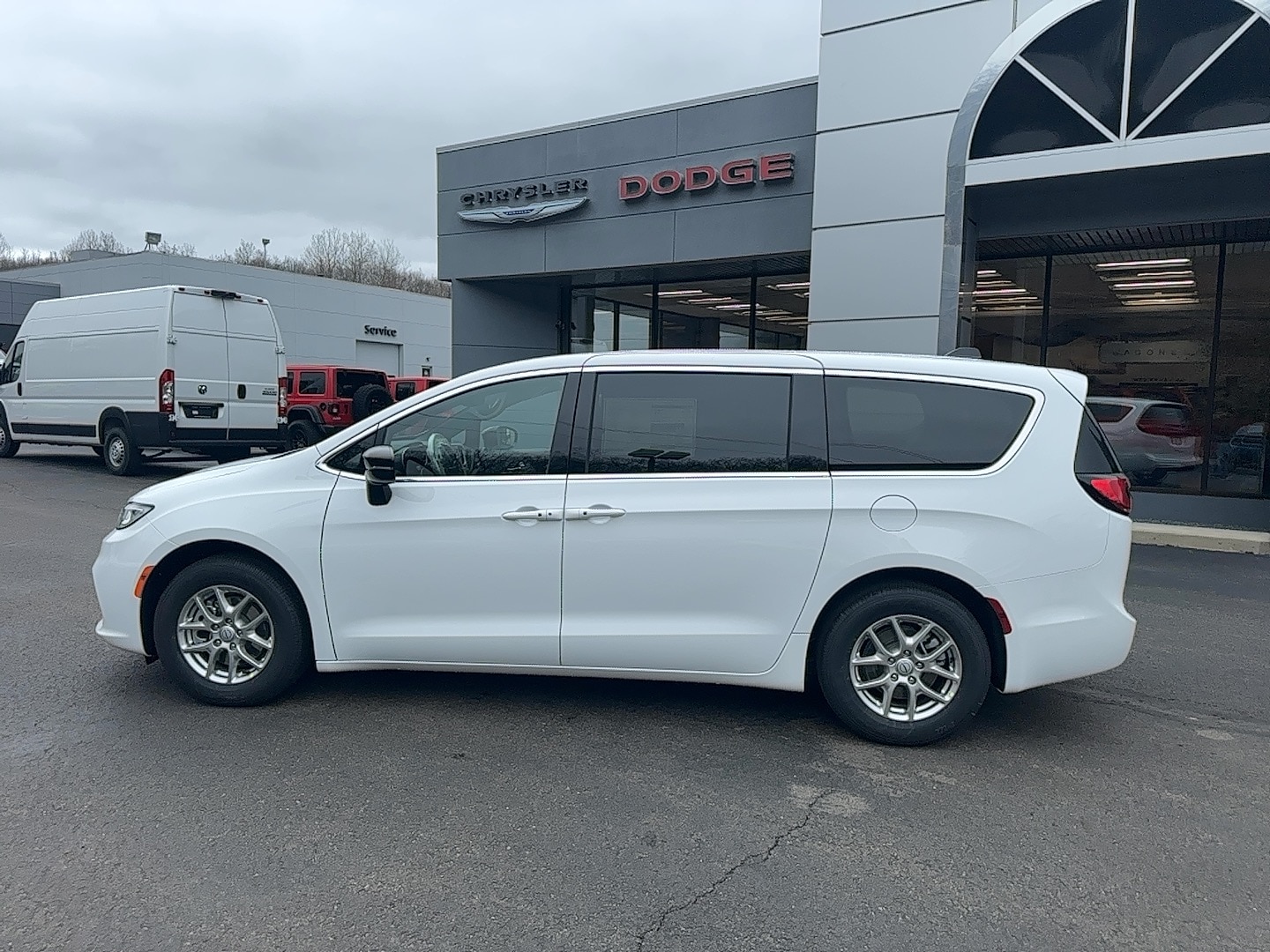 2026 Chrysler Pacifica Select