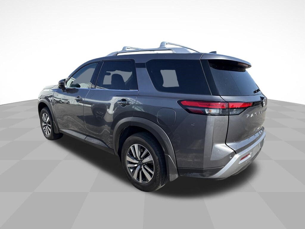 Used 2025 Nissan Pathfinder SL