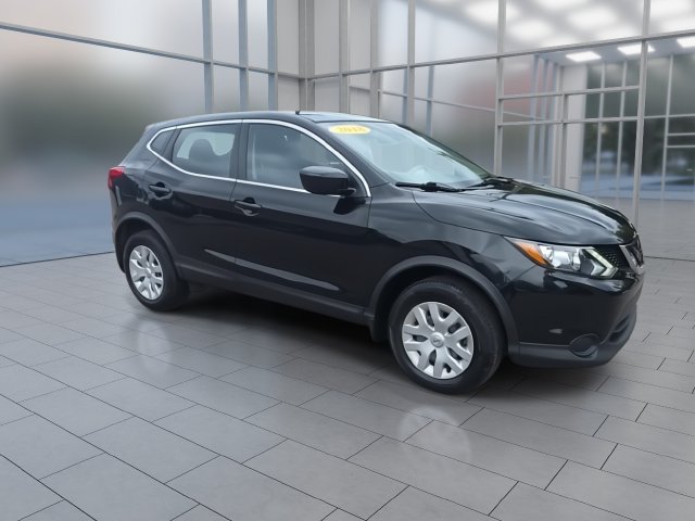 Certified 2018 Nissan Rogue Sport S with VIN JN1BJ1CR4JW255015 for sale in Highland Township, MI