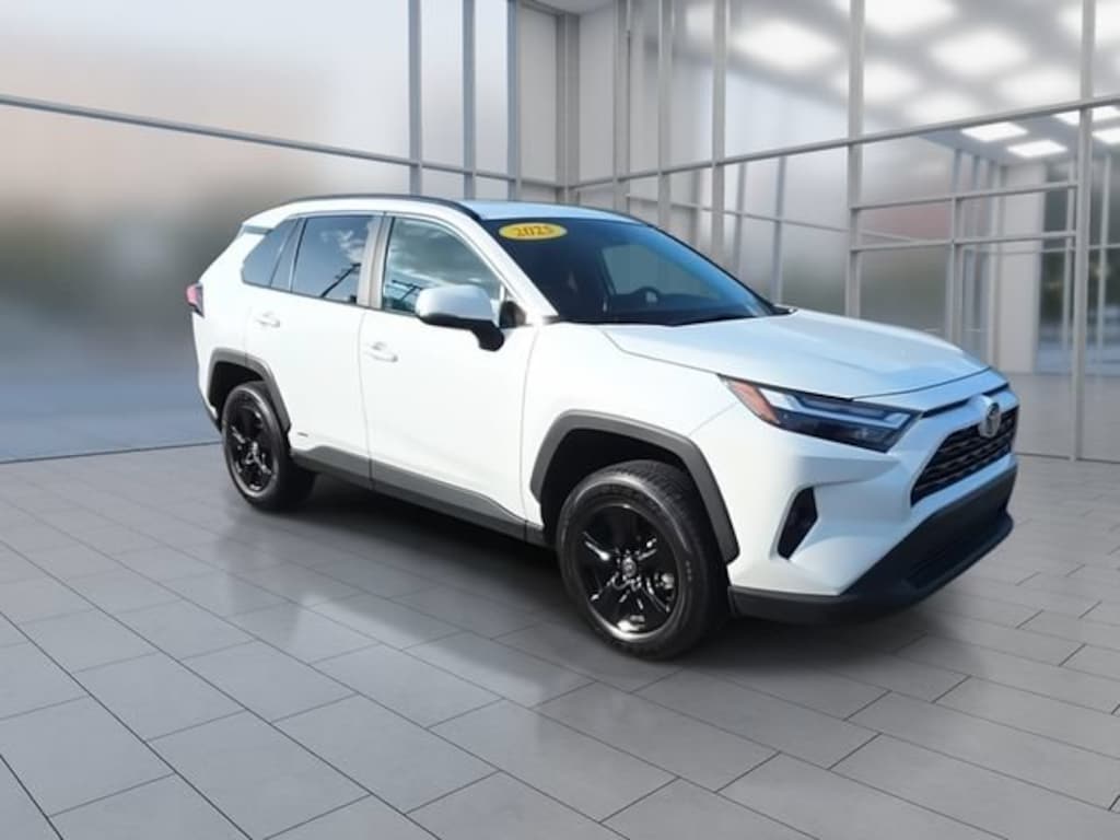 Used 2025 Toyota RAV4 Hybrid XLE SUV