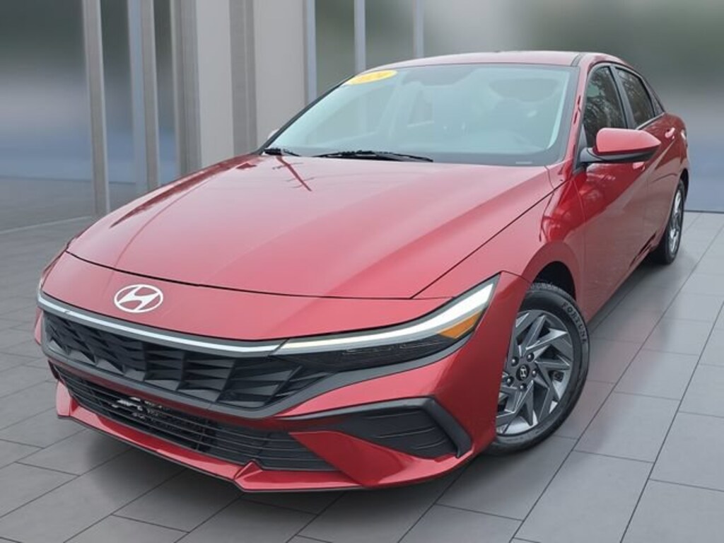 Used 2024 Hyundai Elantra SEL Sedan