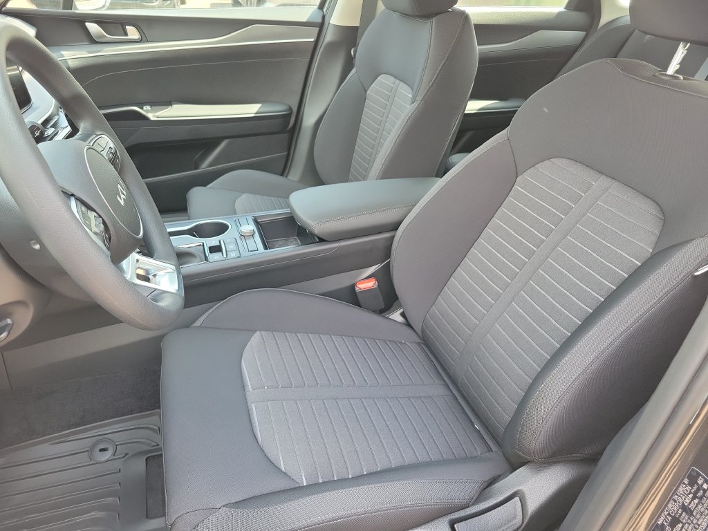 2026 Kia K5 LXS - Photo 11