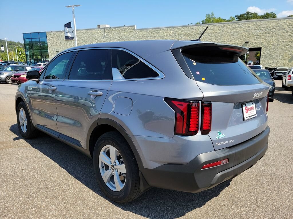 Used 2023 Kia Sorento LX SUV