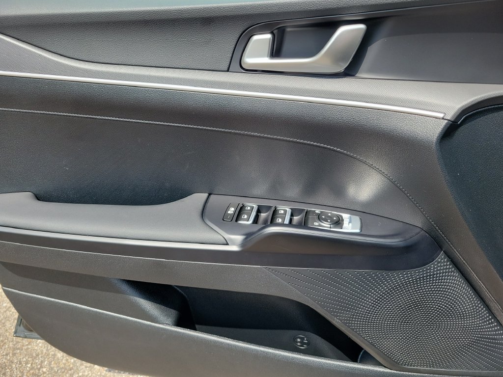 2026 Kia K5 LXS - Photo 24
