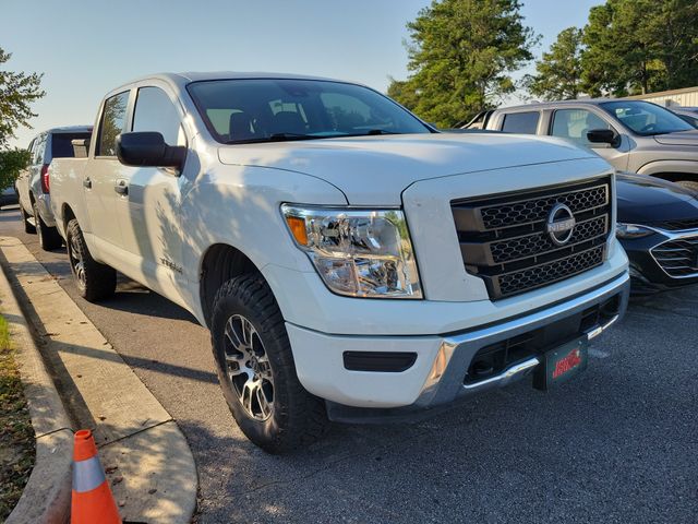 2023 Nissan Titan SV
