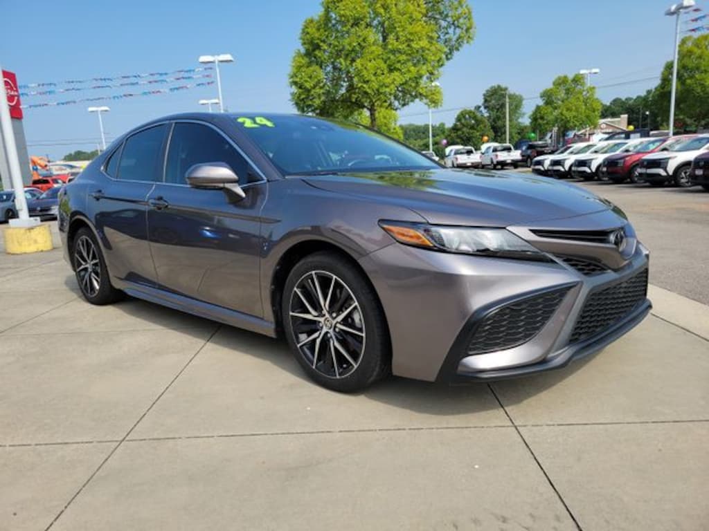 Used 2024 Toyota Camry SE Sedan