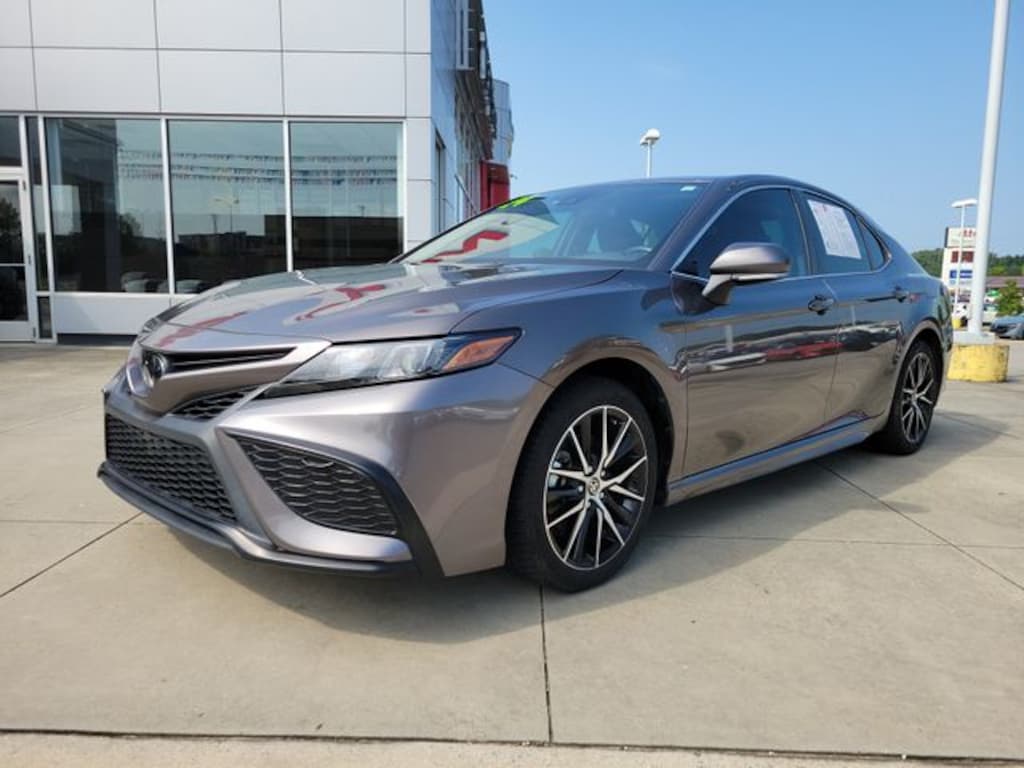 Used 2024 Toyota Camry SE Sedan