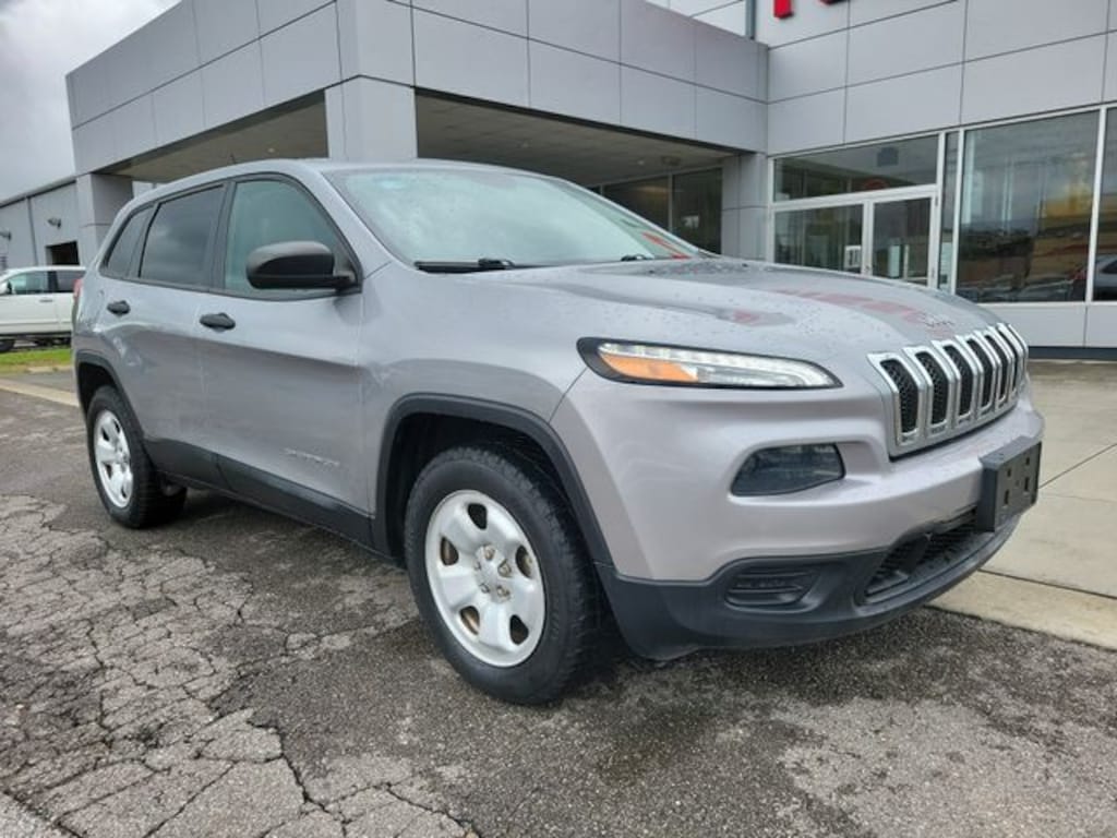Used 2016 Jeep Cherokee Sport SUV