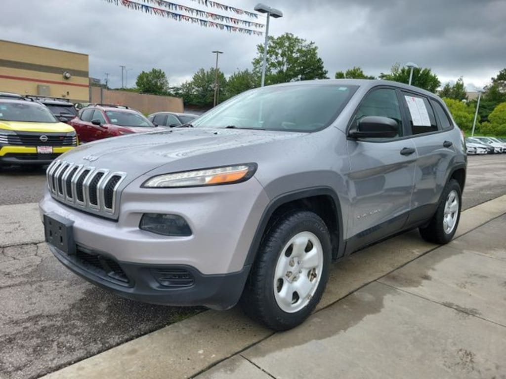 Used 2016 Jeep Cherokee Sport SUV