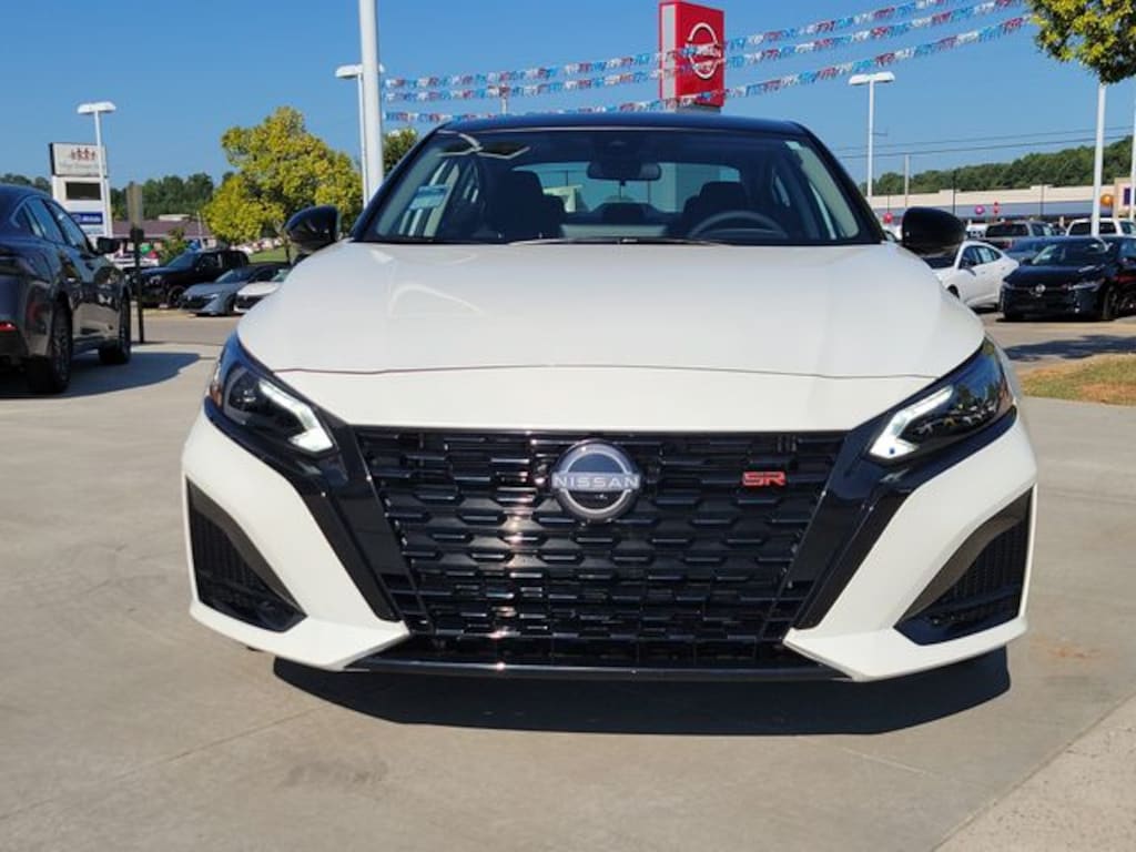 New 2026 Nissan Altima SR Sedan