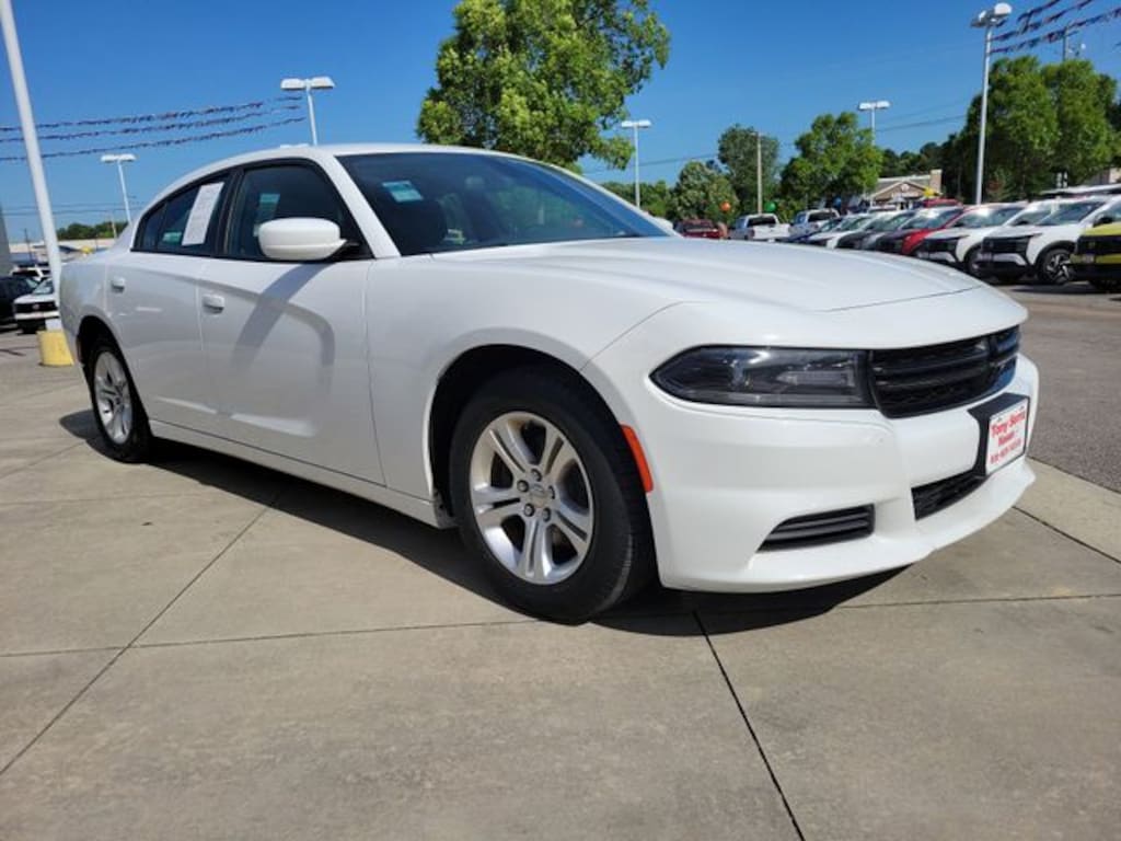 Used 2019 Dodge Charger SXT Sedan