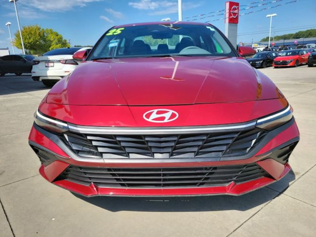 Used 2024 Hyundai Elantra Hybrid Blue Sedan