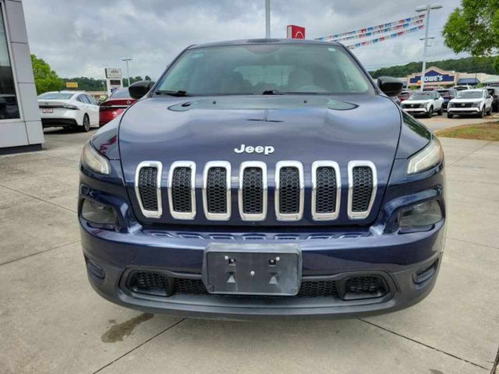 Used 2016 Jeep Cherokee Sport SUV