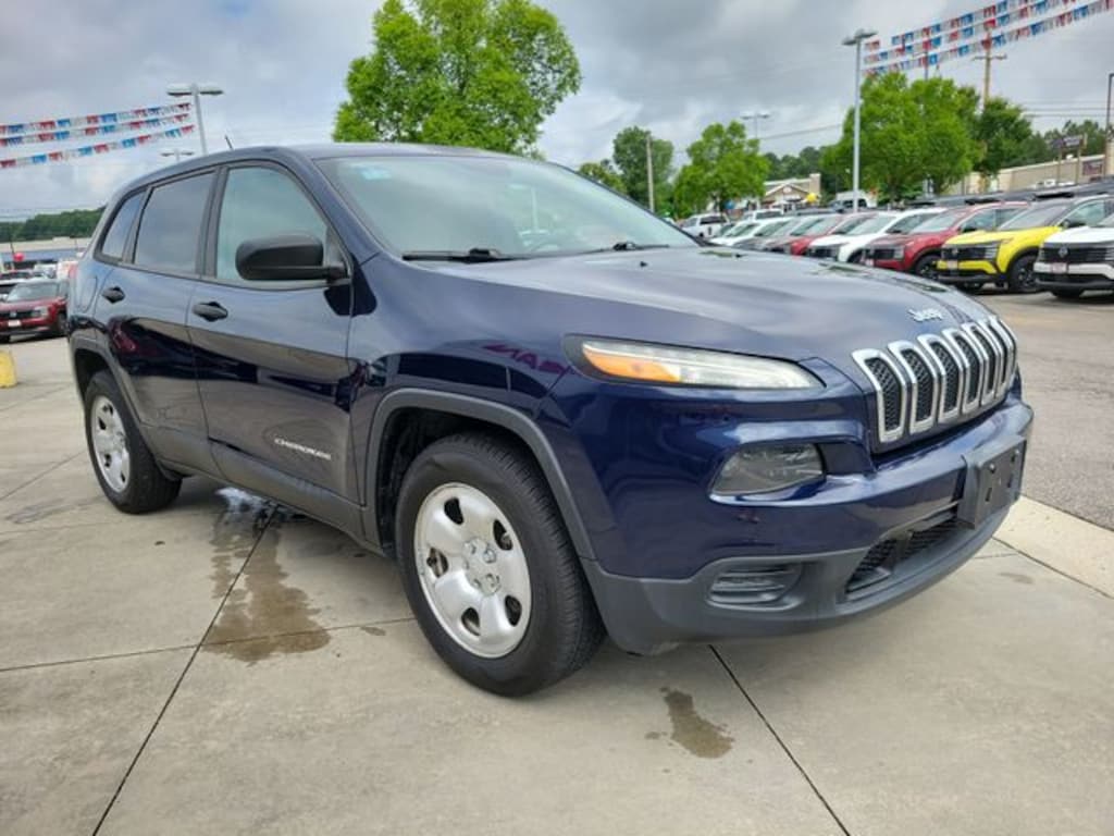 Used 2016 Jeep Cherokee Sport SUV