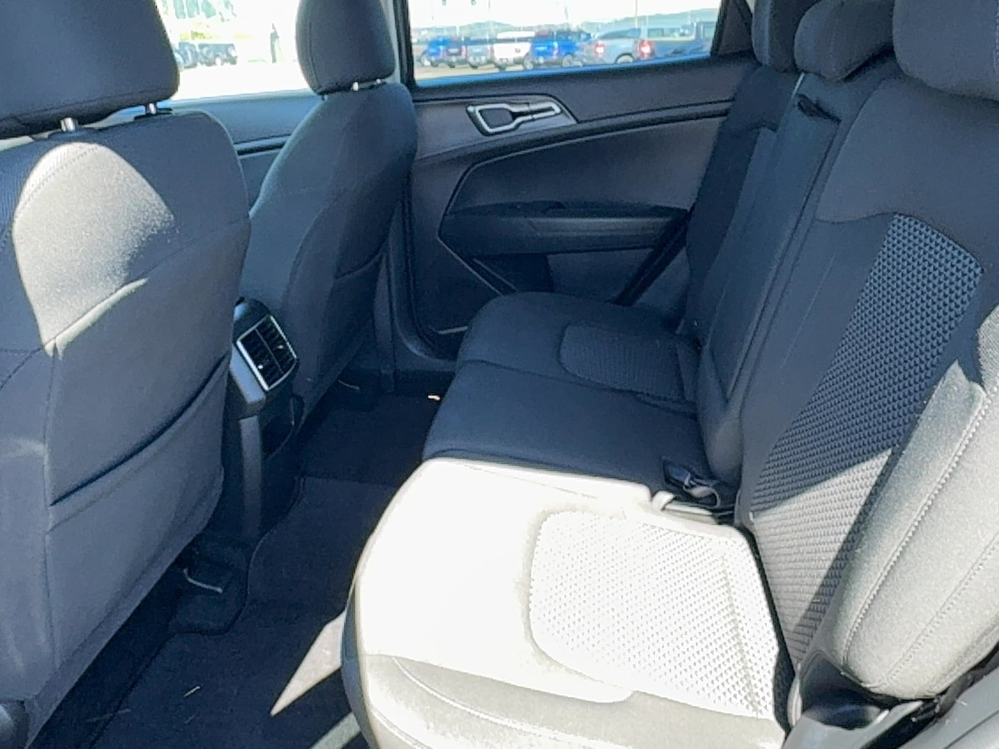 2024 Kia Sportage LX - Photo 7