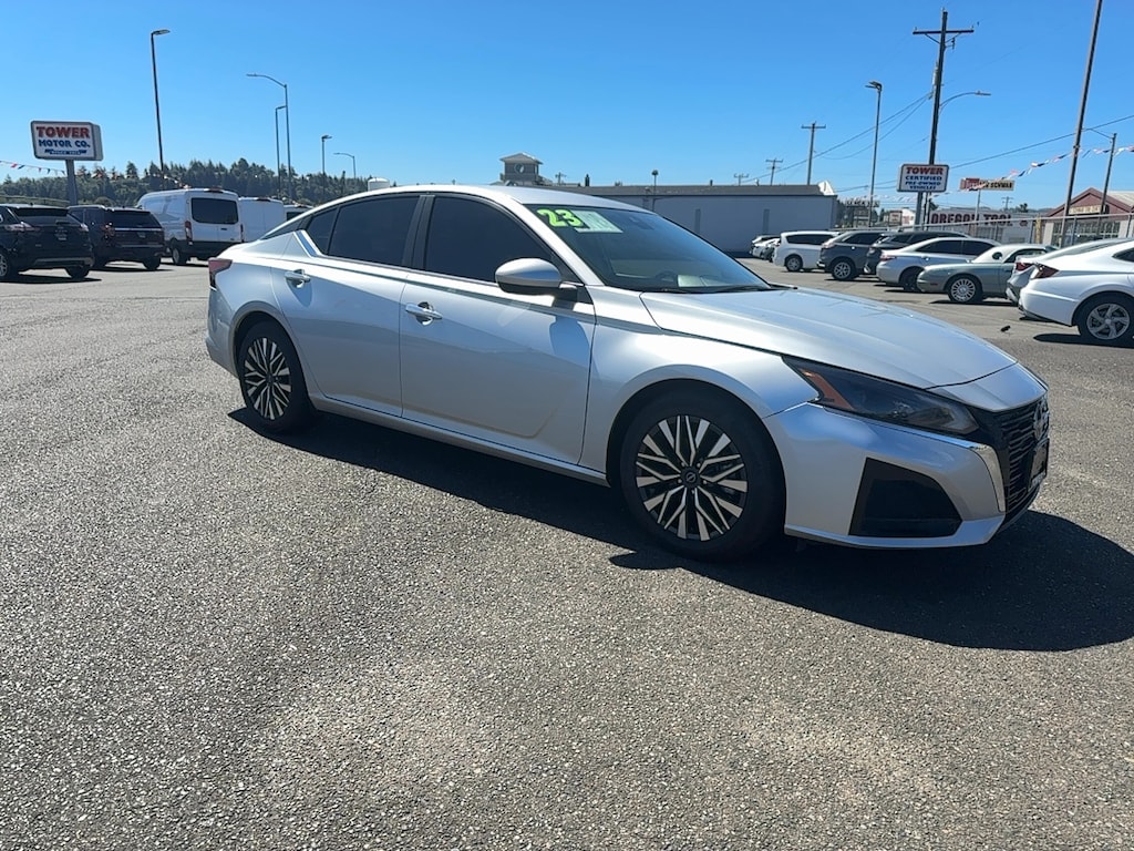 Used 2023 Nissan Altima SV SEDAN