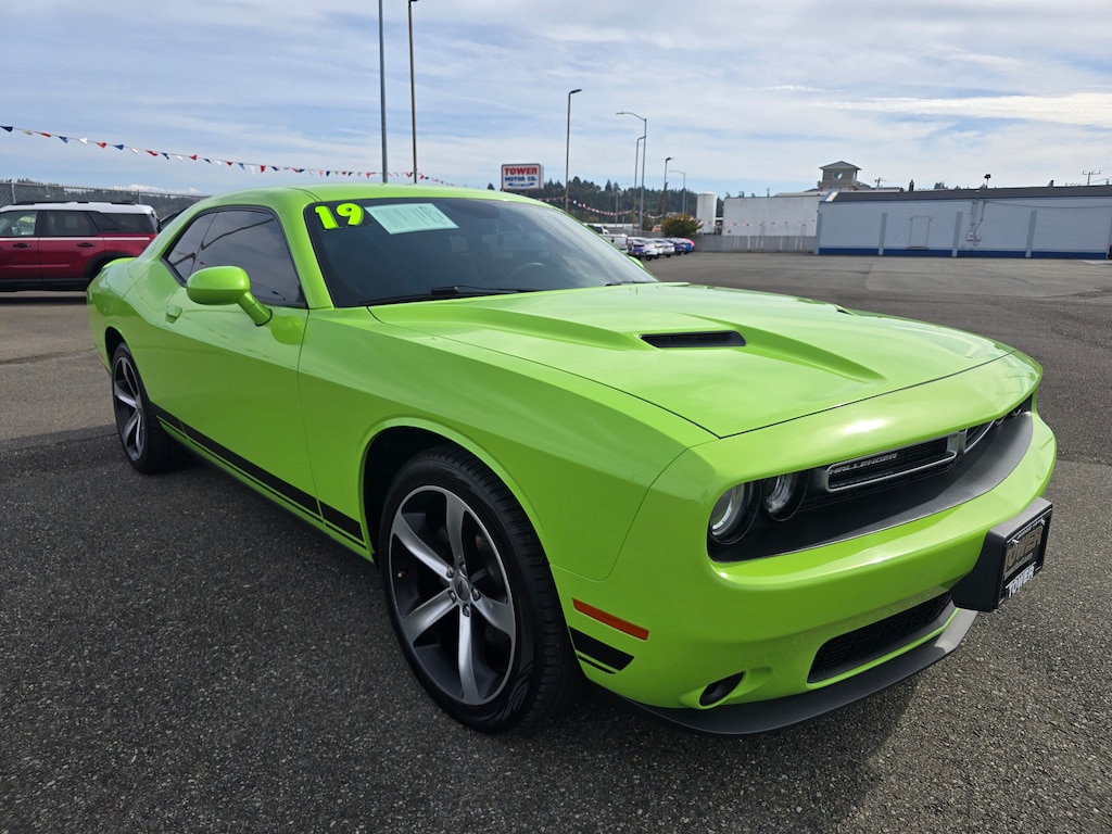 Used 2019 Dodge Challenger SXT COUPE