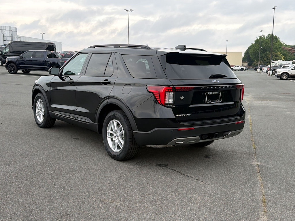 New 2026 Ford Explorer Active w/200A Pkg SUV