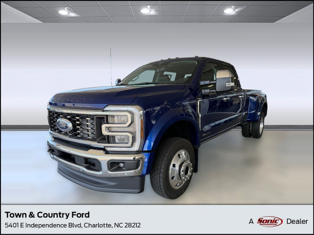 New 2026 Ford F-450 LARIAT Truck Crew Cab