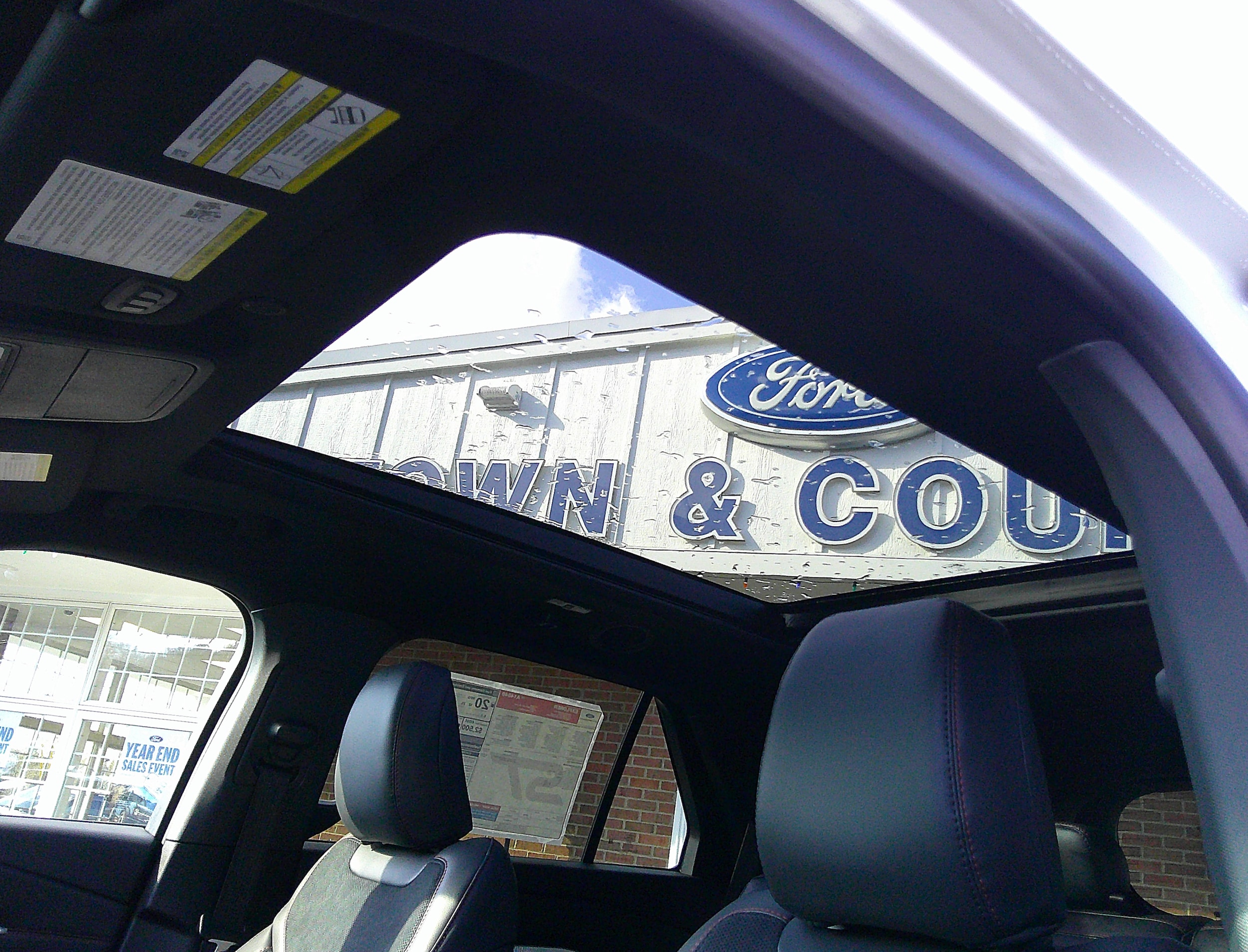 2026 Ford Explorer ST - Photo 10