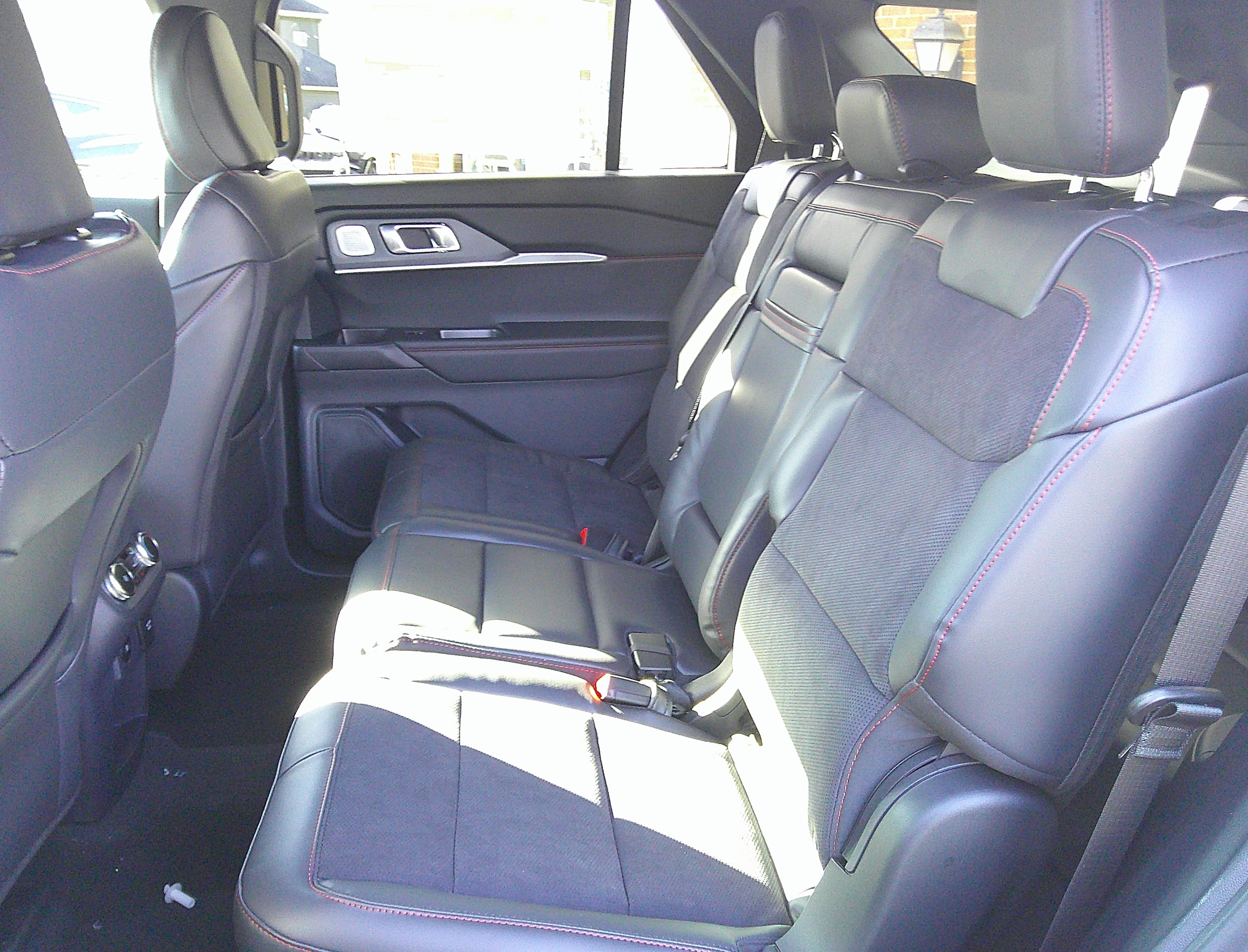 2026 Ford Explorer ST - Photo 14
