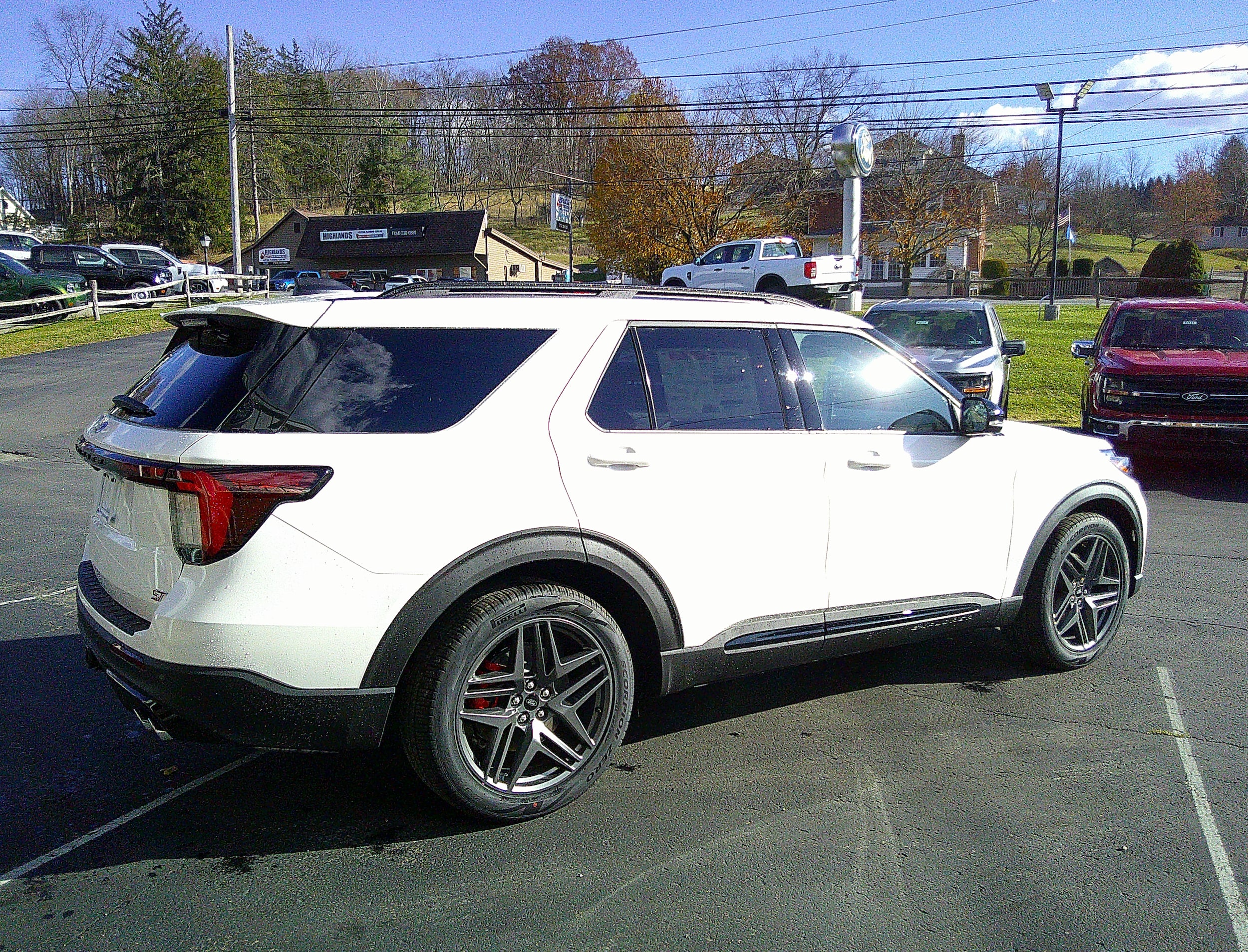 2026 Ford Explorer ST - Photo 6