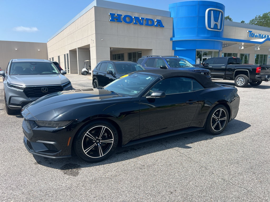 Used 2025 Ford Mustang Convertible