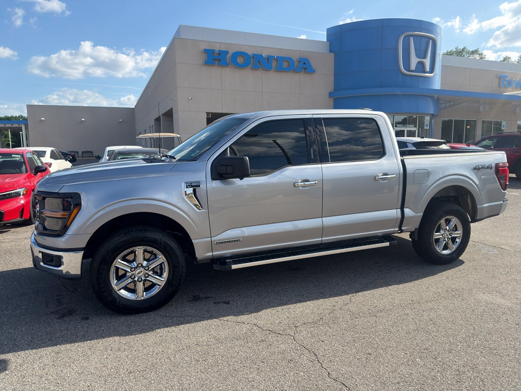 Used 2024 Ford F-150 XLT Truck SuperCrew Cab