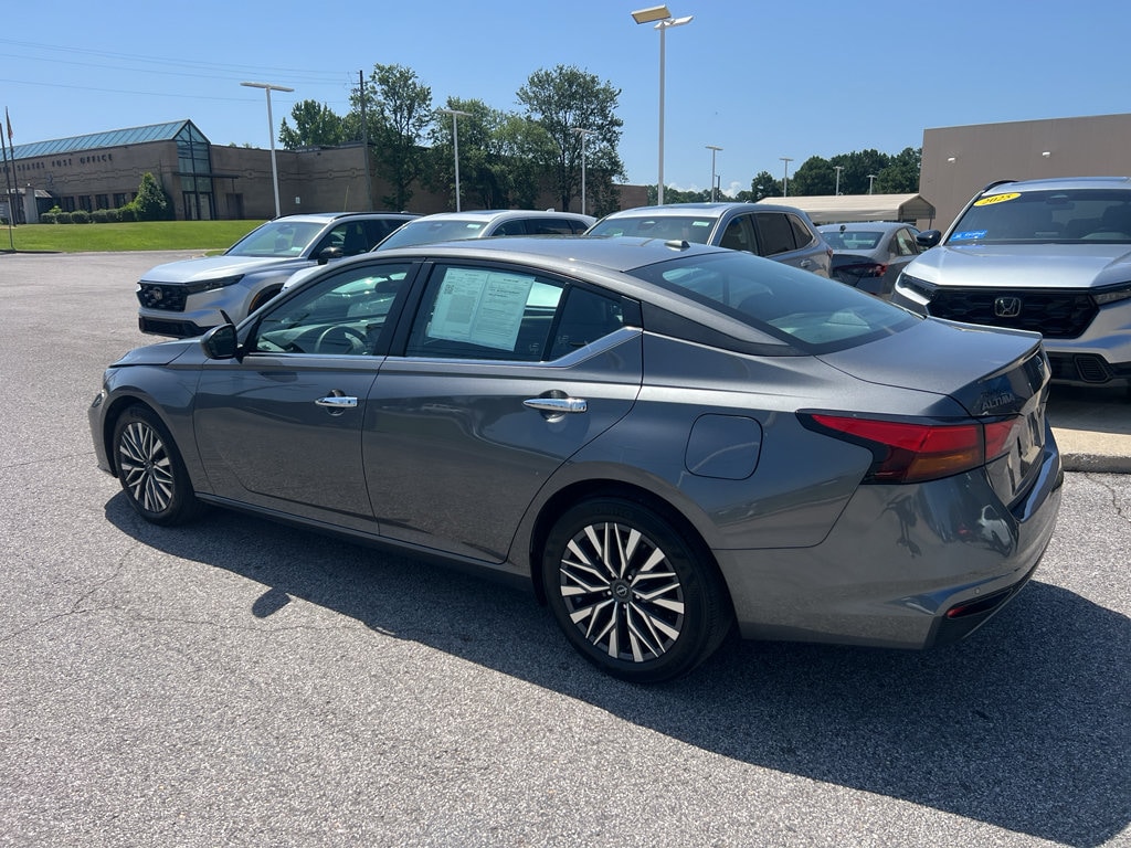 Used 2025 Nissan Altima SV Sedan