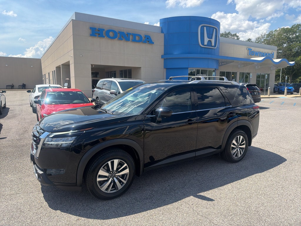 Used 2023 Nissan Pathfinder SL SUV