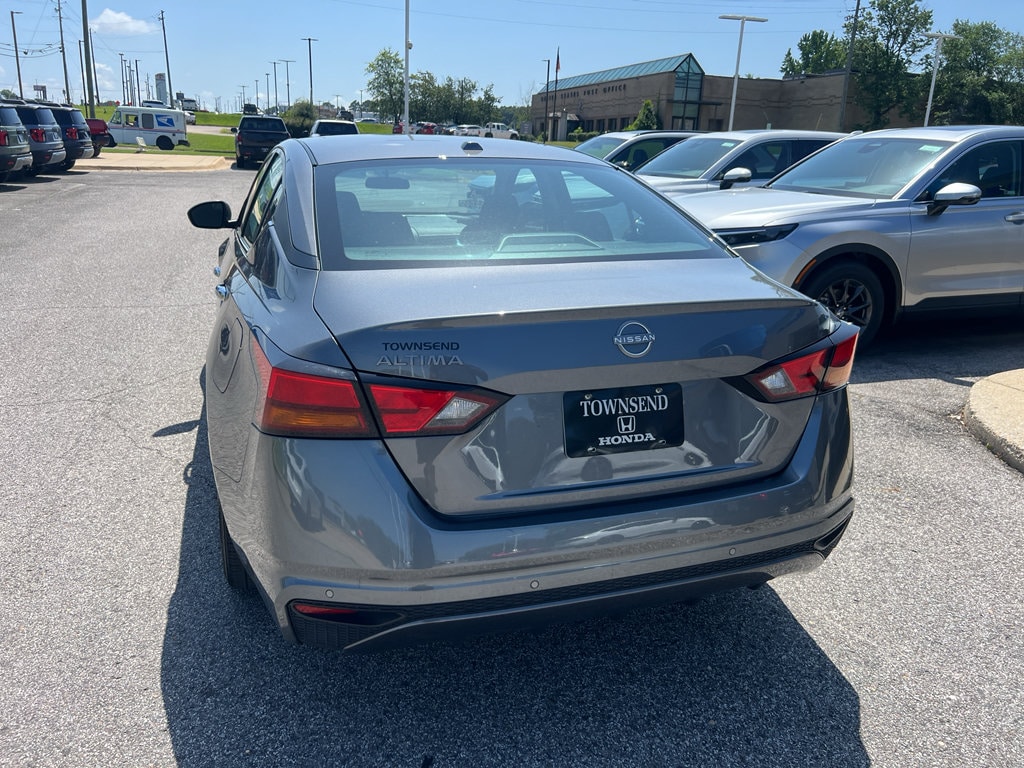 Used 2025 Nissan Altima SV Sedan