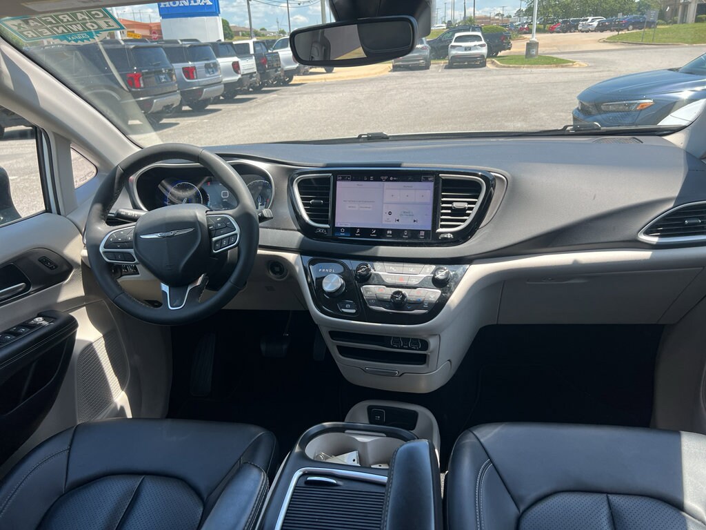 2024 Chrysler Pacifica Touring L - Photo 26