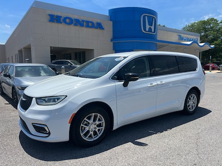 2024 Chrysler Pacifica Touring L Van Passenger Van