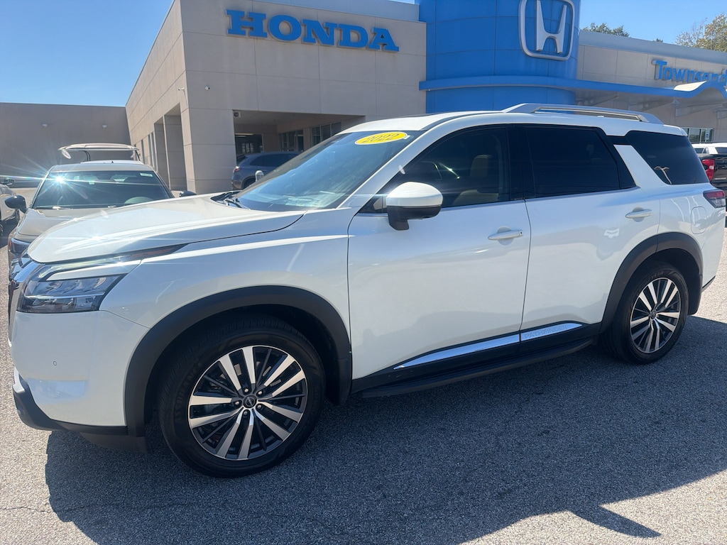 Used 2022 Nissan Pathfinder Platinum SUV