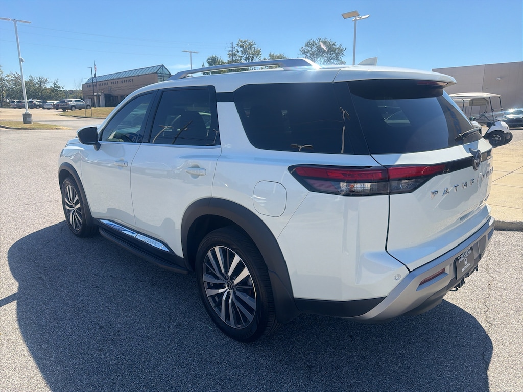 Used 2022 Nissan Pathfinder Platinum SUV