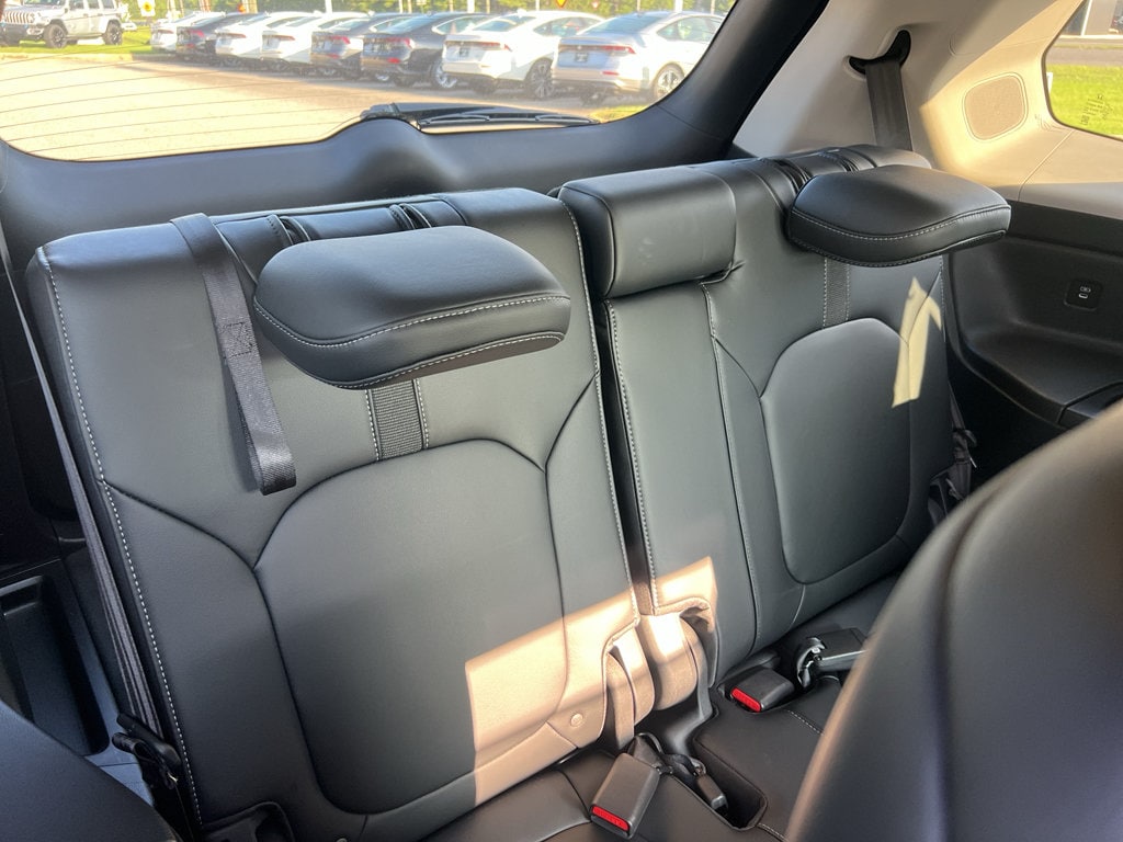 2025 Honda Pilot Touring - Photo 25