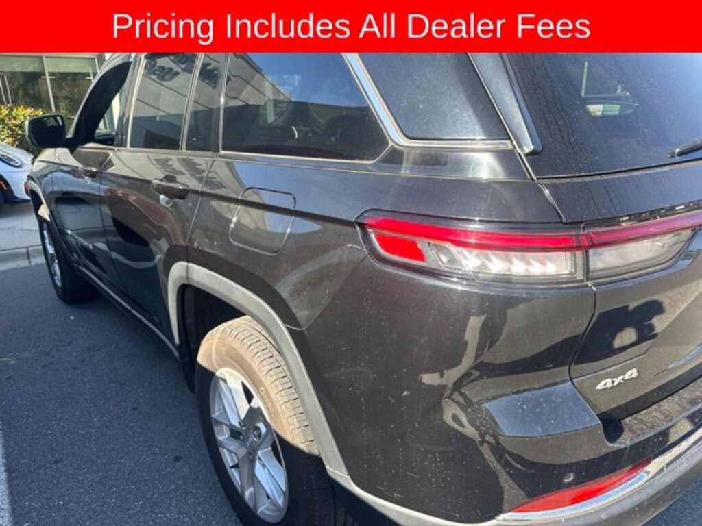 Used 2024 Jeep Grand Cherokee Laredo SUV