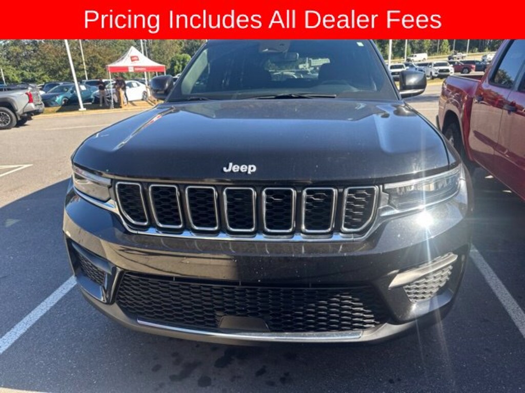 Used 2024 Jeep Grand Cherokee Laredo SUV