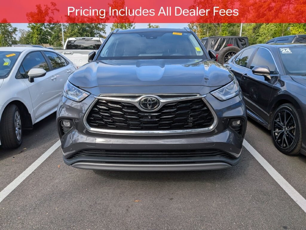 Used 2024 Toyota Highlander Platinum SUV