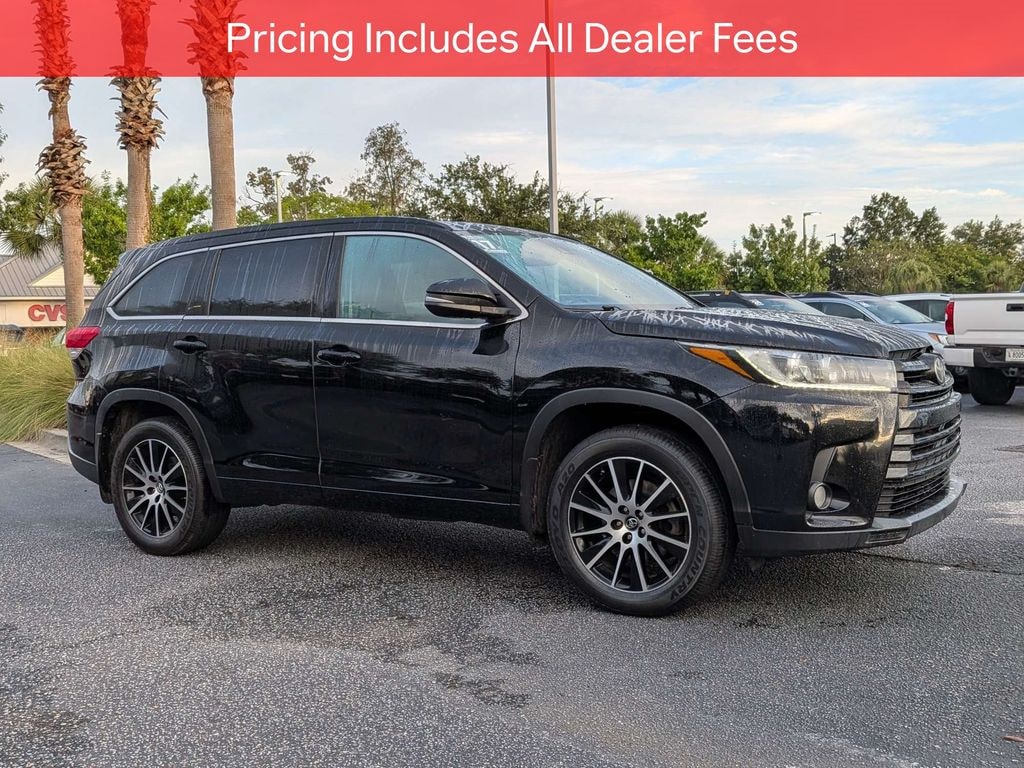 Used 2017 Toyota Highlander SE SUV